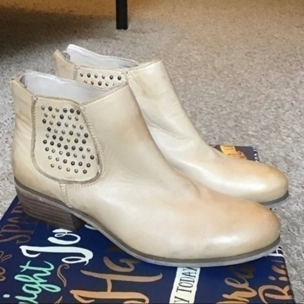 Rare Crown Vintage genuine leather boots